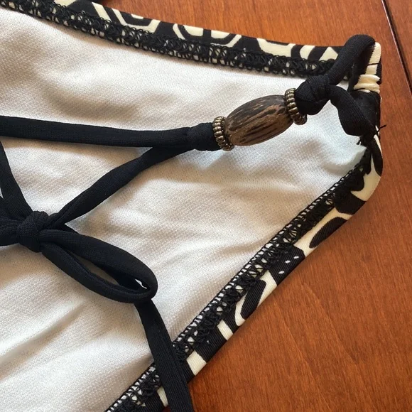 Robin Piccone String Bikini - Picture 7 of 8